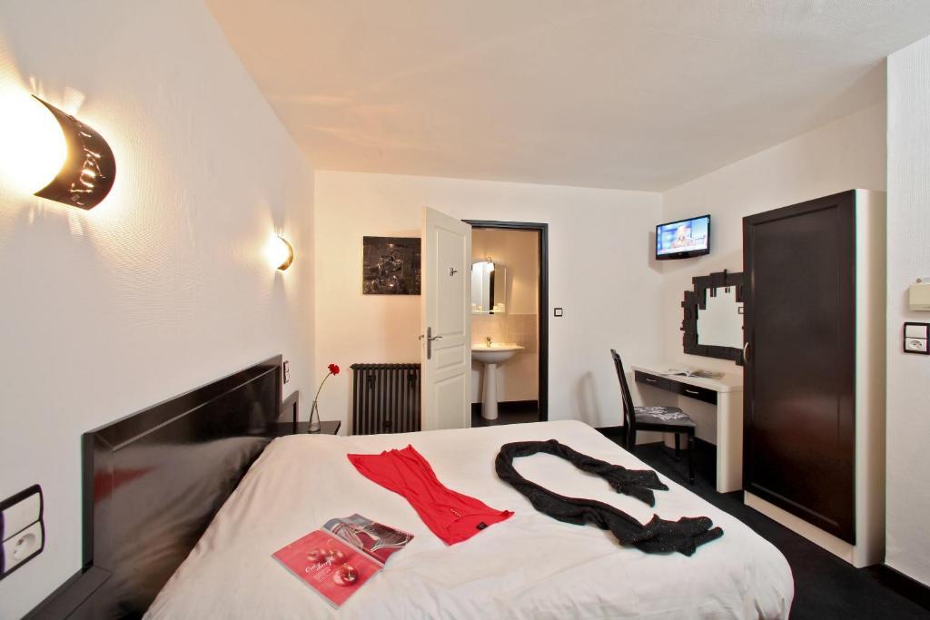 Hotel Le Coin Des Halles Καόρ Δωμάτιο φωτογραφία